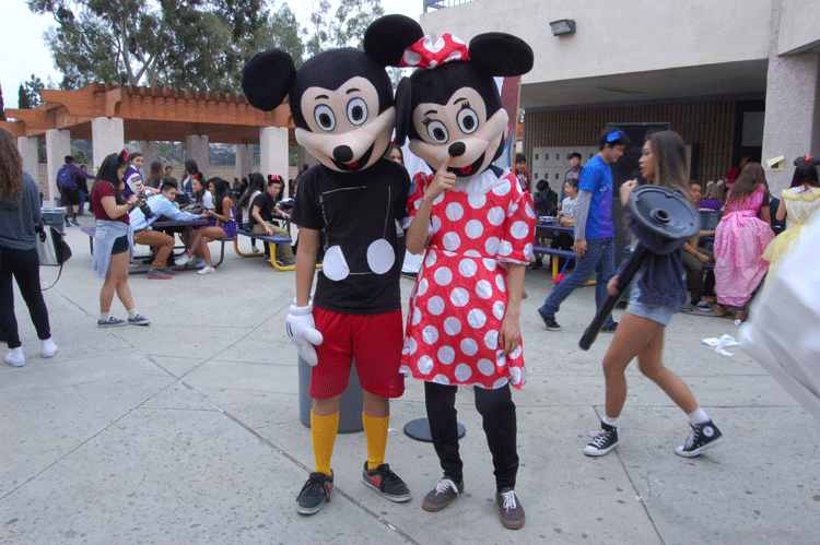 Minnie+Mouse+and+Mickey+Mouse+visit+DBHS