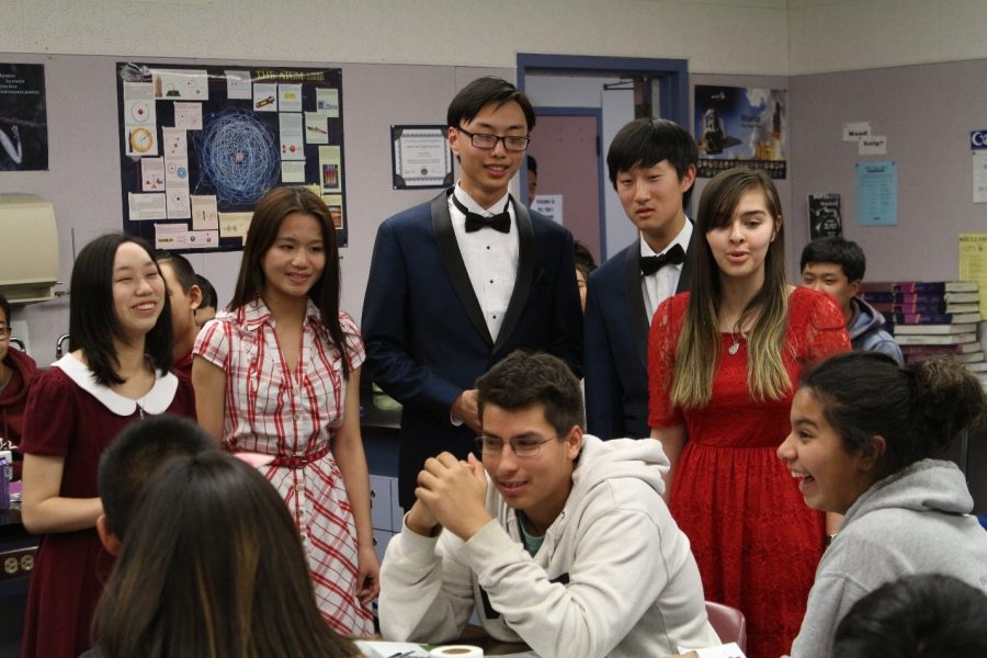 From left to right, Victoria Young, Wavin Hong, Anthony Hao, Joseph Chung and Sophia OBarr deliver a singing gram.
